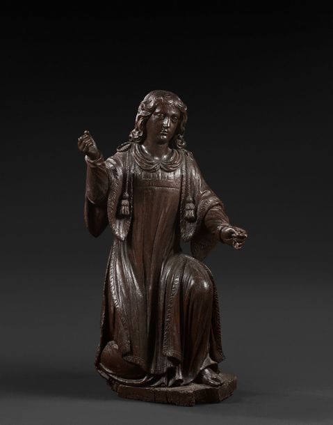 France, XVIIIe siècle
Ange adorateur
Sculpture en ronde-bosse en chêne teinté
H : 108 cm
Accidents, vermoulures et manques