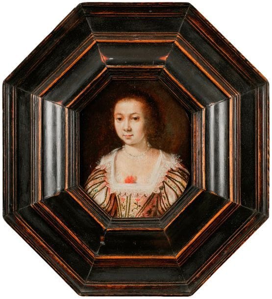 École FLAMANDE vers 1630
Portrait de jeune fille en buste
Panneau ovale
12 x 10 cm
Au revers du papier, une inscription : n°38 … / .. Crouï d’a…
Au revers du papier, une étiquette : Famille de / Crouï ou / Croy d’Aire / voir dictionnaire / historique