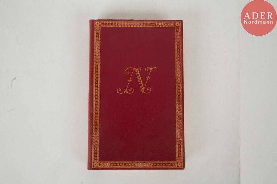 Jean TULARD
Écrits militaires et œuvres littéraires de Napoléon Bonaparte.
Société encyclopédique française.
Trois volumes. Reliures en cuir rouge. 