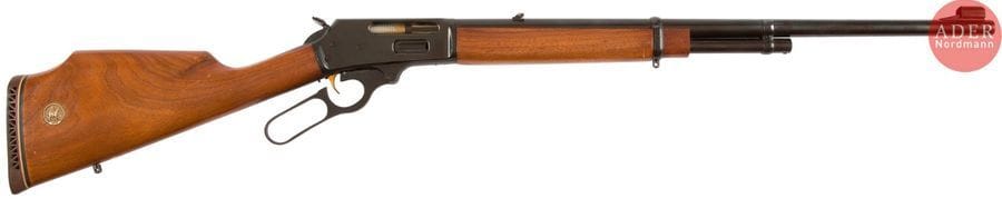 Carabine Marlin, modèle 444, calibre 444
Canon rond. Crosse en noyer avec médaille en bronze Marlin 1870-1970. Plaque de couche en caoutchouc.
Longueur canon : 59,5 cm - Longueur crosse : 35 cm - Longueur totale : 107 cm
Catégorie C à déclarer.
Provenance : Collection du Docteur Houssais.