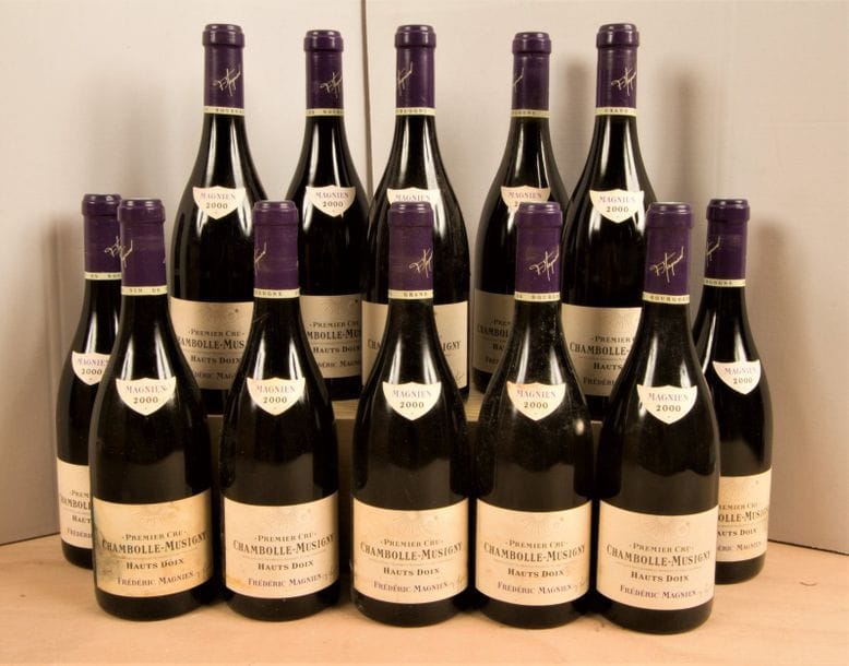 12 B CHAMBOLLE-MUSIGNY HAUTS DOIX (1er Cru) (Caisse Bois sale) 6 e.t.h. dont 1 e.l.a., Frédéric Magnien, 2000