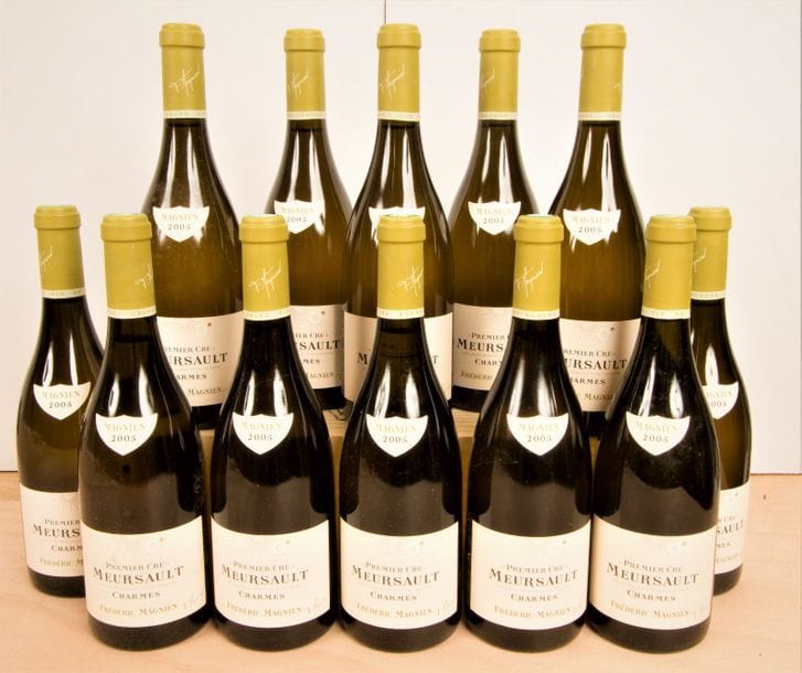 12 B MEURSAULT CHARMES (1er Cru) (Caisse Bois légèrement sale), Frédéric Magnien, 2005