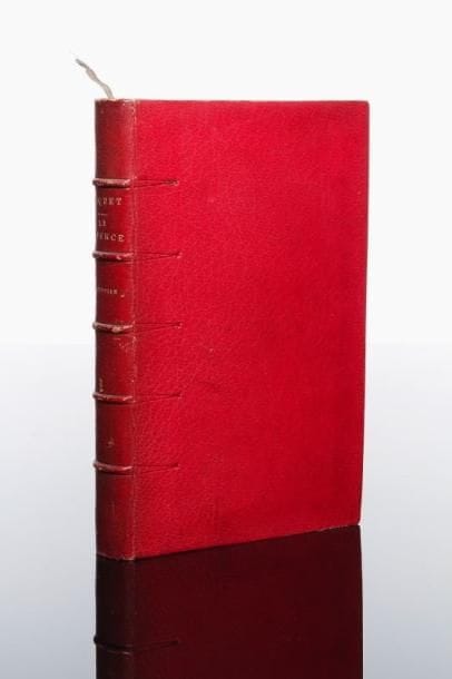NAQUET Alfred
Le Divorce. Deuxième édition revue et très augmentée. Paris, Dentu, 1881, un vol. in 12 rel. ép. plein maroquin rouge, dos à cinq nerfs, tranche sup. dorée, large dentelle d'encadrement dorée sur les contreplats, relié à l'époque sans les couvertures (reliure identique à celle du numéro suivant, mais non signée). Bel exemplaire de cette édition en partie originale (dos légèrement insolé).
