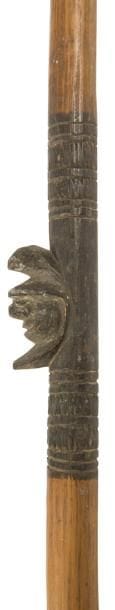 Un lot de deux anciennes sagaies ornées chacune d’une tête et à décors gravés et l’ une à la pointe crantée.
Kanak, Nouvelle Calédonie
Bois, belles patines d’usages, petits accidents mais bon état d’ensemble.
H. : 183 - H. : 197 cm.

Provenance :
Collection d’un chasseur-cueilleur magdalénien ou La collection d’un chineur du Lot.