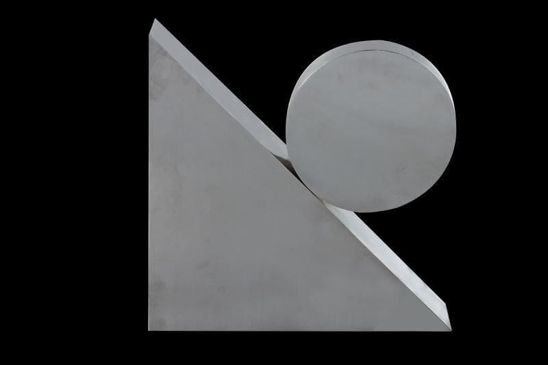Emile GILIOLI (1911-1977)
Vitesse, 1975 Sculpture en acier inoxydable. Signée et numérotée 6/6. 52 x 52,5 x 10,5 cm Exposition: Pontoise, Musée Tavet 1987, n°14 / Campredon, Musée Donadeï, p.79. Les archives Gilioli ont confirmé l'inscription de cette oeuvre dans leurs registres.