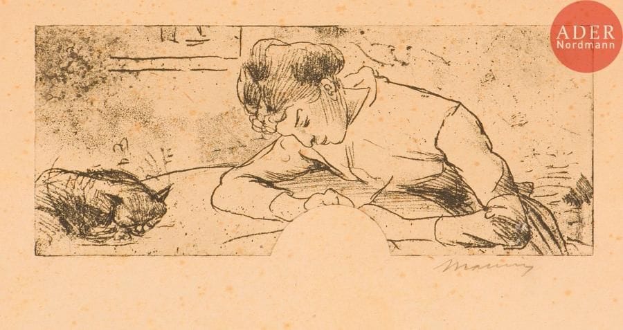 Charles Maurin (1856-1914)
Femme écrivant et son chat. Vers 1900. Vernis mou (cuivre avec découpe en arc-de-cercle en pied – pour une illustration ?). 210 x 90. Belle épreuve sur vélin chamois, signée au crayon. Rousseurs claires. Arrachement dans l’angle supérieur droit du feuillet. Toutes marges.