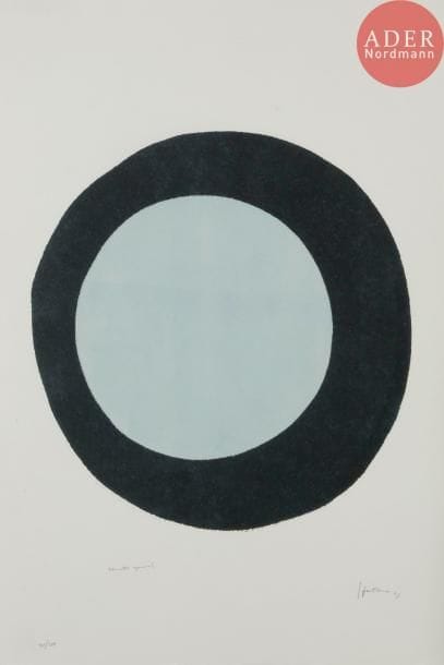Lucio Fontana (1899-1968)
Concetto spaziale (noir et bleu, cercles). 1951. Lithographie. [335 x 498]. Impression en couleurs. Très belle épreuve sur vélin blanc fort, numérotée, titrée, signée et datée au crayon. Toutes marges. Tirage à 100 épreuves. Timbres de l’éditeur au verso. Cadre.