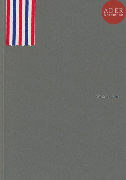 JOHANSSON, GERRY (1945)
3 volumes signés. 
Amerika. 
Byggförlaget, Stockholm, 1998.
In-4 (24,5 x 17,5 cm). Édition originale signée. Couverture souple avec ruban tricolore dans son coffret d’éditeur. 
Sverige. 
Byggforlaget, Stockholm, 2005. 
In-4 (25 x 18 cm). Édition originale signée. n. p. Couverture rigide entoilée illustrée de deux photographies contrecollées sur la première et la quatrième de couverture. 
Kvidinge. 
Greger Ulf Nilson & Gerry Johansson, Stockholm, 2007. 
In-4 (25 x 18 cm). Édition originale signée, limitée à 400 exemplaires. Couverture rigide entoilée illustrée de deux photographies contrecollées sur la première et la quatrième de couverture.