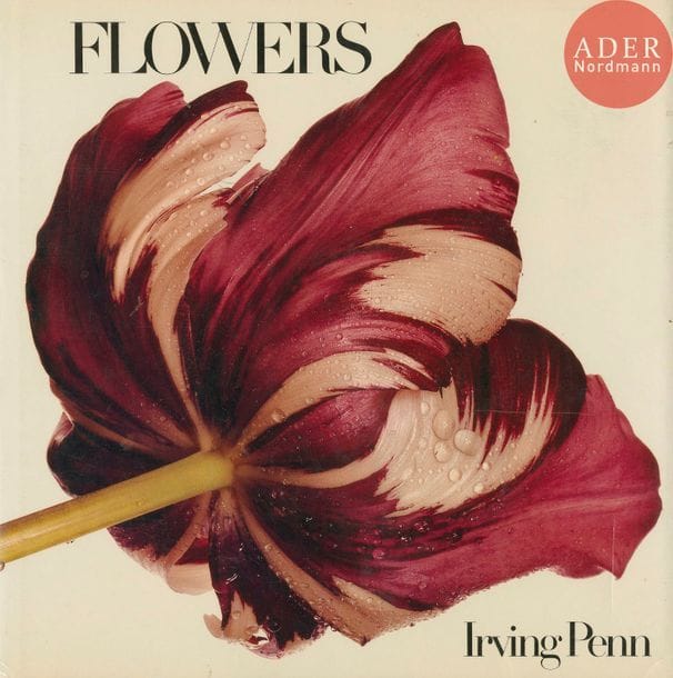 PENN, IRVING (1917-2009)
Flowers.
Harmony Books, New York, 1980.
In-4 carré (26 x 26 cm). Édition originale signée, 95 pp. Couverture rigide pleine toile sous jaquette illustrée. 