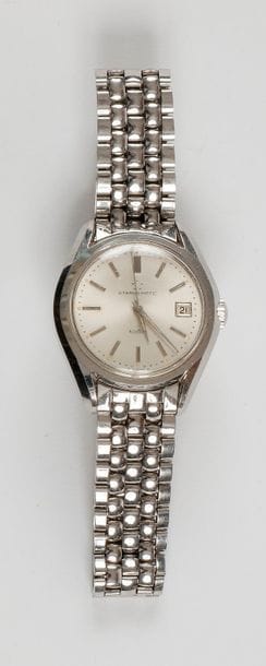 ETERNA Matic Kontiki
N°4902104
Montre bracelet pour homme en acier, cadran blanc index battons appliqués formant les heures, date à 3h, mouvement mécanique à remontage automatique, bracelet en acier avec sa boucle déployante signée.
Cadran , boîtier et mouvement signés.