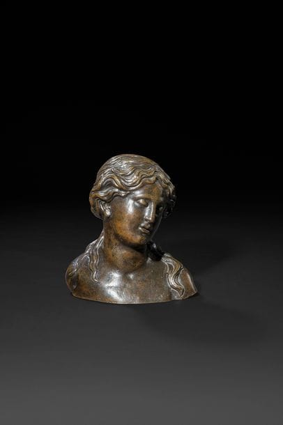 École française vers 1900 d’après l’antique
Buste de femme
Bronze à patine brune
H?: 23?cm

Provenance?: 
Tajan, Vente du 29 avril 2002, Haute Époque, Hôtel Drouot salle 4, lot n°12. 