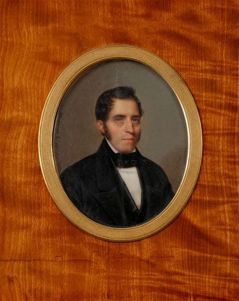 Chabanne fecit post mortem. 
Portrait d’homme en noir. 
11 x 8 cm
Fente