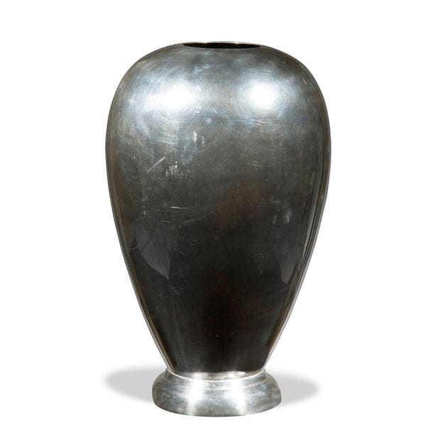 JEAN PEREY (1905-1980) 
Haut vase ovoïde sur base à doucine. Épreuve en dinanderie de cuivre chromée. Circa 1925/30. Signé du monogramme sous la base. H. 32 cm