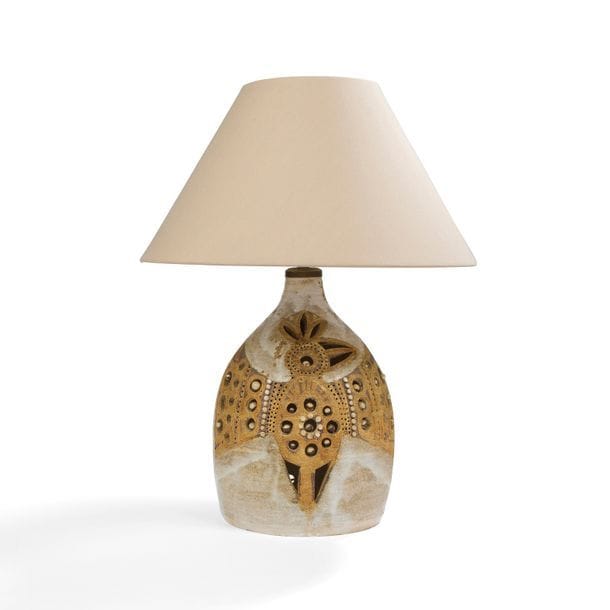 GEORGES PELLETIER (né en 1938) 
Oiseau 
Pied de lampe. Épreuve en céramique ajourée et émaillée polychrome. Non signé. 
H. pied seul : 34 cm – H. totale : 58 cm 