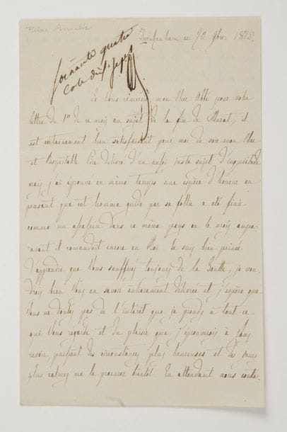 MARIE-AMÉLIE (1782-1866) Reine des Français, épouse de Louis-Philippe. L.A.S. (paraphe), Twickenham 20 novembre 1815, [à l’abbé Louis-Étienne de Saint-Farre] ; 1 page et demie in-8 (cote d’inventaire).
   Sur la mort de Murat, l’ex-Roi de Naples (fusillé le 13 octobre 1815 à Pizzo en Calabre).
   Elle remercie l’abbé de sa lettre au sujet de la fin de Murat : « il est certainement bien satisfaisant pour moi de voir mon cher et respectable Père délivré d’un aussi juste sujet d’inquiétude mais j’ai éprouvé en même temps une espèce d’horreur en pensant que cet homme guidé par sa follie a été finir comme un assassin dans ce même pays où 6 mois auparavant il comandoit encore en Roi ». Elle souhaite que l’abbé soit délivré de la goutte qui le fait souffrir. Elle espère pouvoir le revoir bientôt. « En attendant nous continuons à vivre tranquilles et retirés dans cette paisible campagne, nos santés y sont très bonnes bien que le froid comence à se faire sentir, et mes enfans surtout se sont bien fortifiés »…
