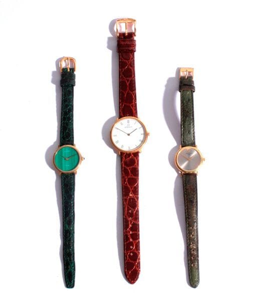 Lot de trois montres quartz. Une montre bracelet d'homme ETERNA en métal doré, modèle exta plat, deux montres bracelet de dame : une ETERNA cadran vert et une A. QUILBE Paris.

Ne fonctionnent pas.