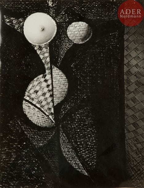 Brassaï (Gyula Halasz, dit) (1899-1984)
Transmutation I : Femme-fruit, 1934-1935.
Épreuve argentique (1967) sans virage tirée par Claudine Sudre.
40 x 30 cm
 Un certificat sera délivré par Agnès de Gouvion Saint-Cyr, exécutrice testamentaire de Brassaï.