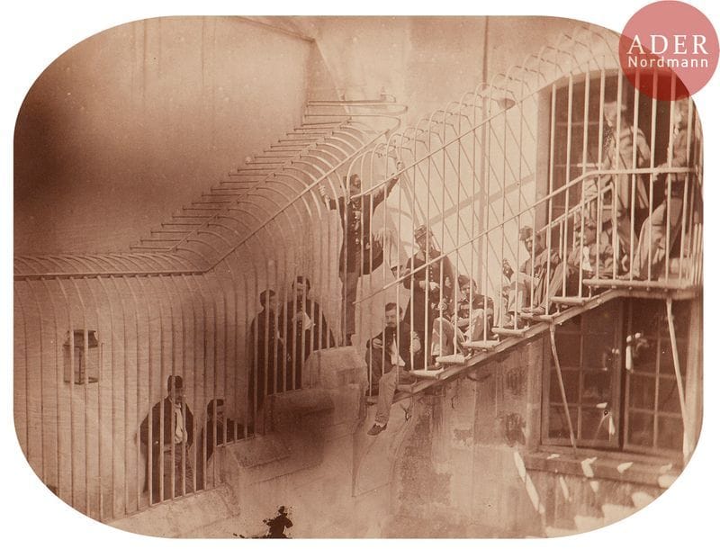 François Gobinet de Villecholle, dit Franck (attribué à)
Élèves de l’École Polytechnique assis dans les escaliers, c. 1865.
Épreuve sur papier albuminé contrecollée sur carton. Annotations manuscrites au verso.
16,8 x 22 cm

Provenance :
Galerie Texbraun, Paris.