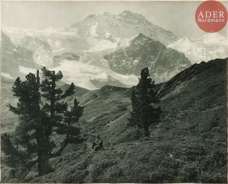 Adolphe Braun (1811-1877)
Alpes suisses, c. 1880.
Jungfrau et Kleine Scheidegg. N°774.
Épreuve au charbon.
Légendes manuscrites à la mine de plomb et numéro au verso.
62,5 x 77,5 cm