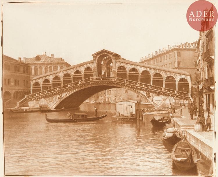 Adolphe Braun (1811-1877)
Italie, c. 1870.
Venise. Pont du Rialto. N°370.
Épreuve au charbon.
Légendes manuscrites à la mine de plomb et numéro au verso.
66 x 82 cm