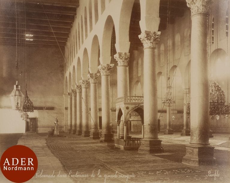Felix Bonfils, vues variées de Syrie et du Proche-Orient, 2e moitié XIXe siècle
56 tirages albuminés de paysages et de monuments, signés, titrés et numérotés, contrecollés sur carton. Format 20 x 30 cm ; - 16 photographies de Syrie (vues et monuments de Damas) ; - 5 photographies du Liban (10 vues du site de Baalbek, 6 vues de Beyrouth) ; - 25 photographies de Terre Sainte (Nazareth, route de Jéricho, Bethléem, Banias, Béthanie, Le Jourdain, Jérusalem, Tibériade, Capharnaüm, Mont Thabor, Béthulie/Sanour, Josaphat, Gethsémanie, Couvent de Mar Saba…). Bon état.

Félix Bonfils (1831-1885) vécut au Liban à partir de 1867 et fonda à Beyrouth un atelier photographique Maison Bonfils, renommé en 1878 F. Bonfils et Cie. Cet atelier est à l’origine d’une documentation photographique abondante du Liban et des pays alentours tels que la Syrie, la Palestine, l’Égypte, la Grèce et la Turquie, qui fit la renommée du photographe.

Felix Bonfils, different views of Syria and Middle East, 2nd half of 19th century