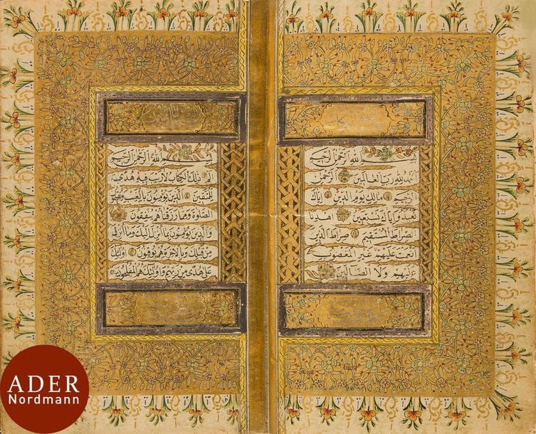 Coran ottoman, signé Hasan al-Zuhdi al-Rizi ibn Yaqub et daté 1257H. / 1841, Turquie
Manuscrit sur papier en arabe de quinze lignes de texte par page en écriture naskhi à l’encre noire et ponctuées de cercles dorés séparant les versets et de quelques caractères à l’encre rouge. Frontispice en double page en unwân. Texte en réserve sur fond doré encadré de cartouches polylobés sur fond de rinceaux végétaux et d’un réseau de croisillons. Bordure de rinceaux floraux polychromes sur fond d’or. Quelques enluminures marginales de médaillons floraux à l’or et en polychromie donnant les numéros de sections. Titres de sourate inscrits en lettres blanches dans des cartouches rectangulaires à fond or. Colophon dans un médaillon végétal enluminé à l’or donnant le nom du copiste Hasan al-Zuhdi al-Rizi ibn Yaqub et la date en toutes lettres de 1057H. / 1647, doublée de la date en chiffres indiens de 1257H. / 1841. Colophon suivi d’une invocation de clôture du Coran achevée par une enluminure végétale. Reliure moderne à rabat en cuir brun estampée d’un médaillon polylobé à double appendices et écoinçons garnis de rinceaux de fleurons et palmettes bifides.
Dim de la reliure : 17 x 11,5 cm
État : taches, pliures, notes manuscrites postérieures au crayon, reliure moderne.

La première date en lettres (1057 H) semble une abréviation de la seconde date en chiffres (1257 H) qui serait la date réelle de copie.

An Ottoman Qur’an, signed and dated 1257H ./ 1841, Turkey