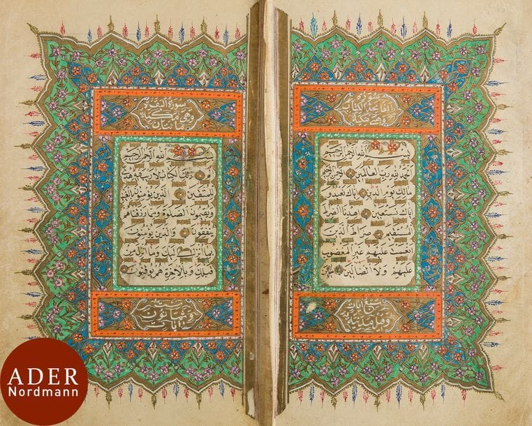 Coran ottoman, Turquie orientale, signé Hafiz Uthman al-Fawzi et daté 1258H. / 1842
Quinze lignes de texte par page en écriture naskhi à l’encre noire. Titres des sourates inscrits à l’encre blanche dans des cartouches rectangulaires dorés et délimités par un bandeau de couleur vive, cercles dorés ponctués de polychromie séparant les versets, médaillons marginaux en forme de fleurons, mandorles ou rosettes enluminés à l’or et en polychromie et indiquant les numéros de sections à l’encre blanche. Frontispice en double page richement enluminé à l’or et en polychromie vive. Texte en réserve sur fond d’or et encadré d’unwans rectangulaires à cartouches trilobés. Ensemble entouré d’arcatures polylobées meublées de rinceaux floraux et de palmettes. Marges présentant une alternance de tiges florales rouges et bleues. Colophon richement enluminé à l’or et en polychromie vive inscrivant le texte en fausse réserve sur le fond d’or d’un médaillon en amande encadré d’unwans rectangulaires et de cartouches à rinceaux floraux. Le colophon donne le nom du copiste Hafiz Uthman al-Fawzi, comptable à la madrasa al-Qurshuni (?) de Harput (Turquie orientale) ainsi que la date de 1258H. Reliure à rabat en cuir noir estampé et doré au centre d’un médaillon et de deux demi-médaillons de part et d’autre garnis de rinceaux végétaux à rosettes et feuilles saz. Bordure peinte de feuillages. Peinture rouge en aplat sur les plats intérieurs.
Dim. reliure : 19,8 x 12,5 cm
État : quelques taches, comblements et consolidations du papier par endroits, reliure restaurée.

An Ottoman Qur’an, signed and dated 1258H. / 1842, Oriental Turkey