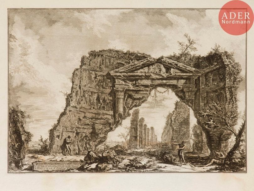Giambattista Piranesi (1720-1778) 
 [Villa dei Sette Bassi]. Avanzi d’un protico coperto… su la via di Frascati. 1766. Eau-forte. 605 x 425. Hind 79 (ii/iv). Belle épreuve sur vergé, avant le numéro 66. Pli de séchage vertical médian. Trous de reliure au bord gauche, avec petits arrachements. Large auréole claire d’humidité dans la partie inférieure du feuillet. Petites taches. Toutes marges. 1er tirage parisien.