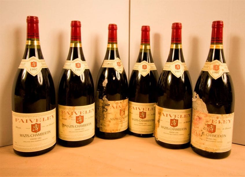 6 Mag MAZIS-CHAMBERTIN (Grand Cru) (Caisse Bois sale) 3 à 3 cm; 4 e.t.h. dont 3 e.a; 2 clm.a., Faiveley, 1997