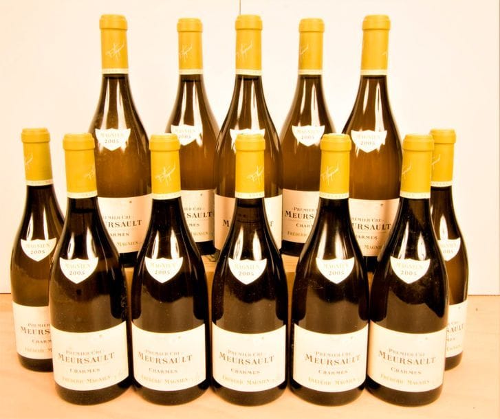 12 B MEURSAULT CHARMES (1er Cru) (Caisse Bois légèrement sale), Frédéric Magnien, 2005