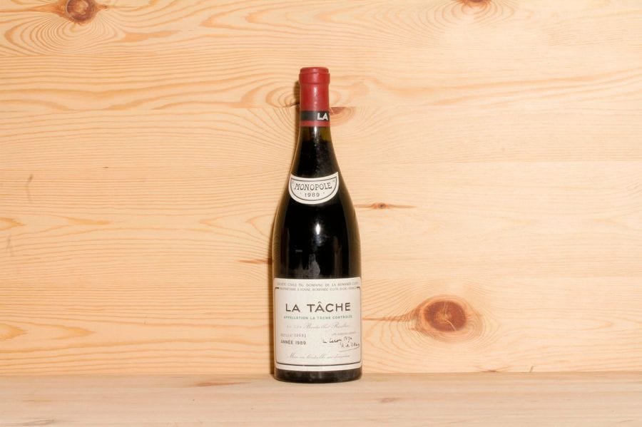 1 B LA TACHE (Grand Cru) e.t.h. légères; clm.s. légères; contre-étiquette légèrement abimée; n° 10691; très belle, Domaine de la Romanée Conti, 1989