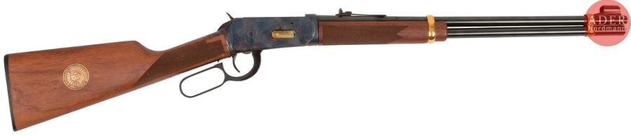 Carabine Winchester modèle 94 XTR «?The Republic of Texas Sesquicentennial 1836-1986?», calibre 30-30 Win.
Canon de 49?cm (20’’). Finition jaspée et gravée. Crosse en noyer avec médaille.
Longueur totale?: 96?cm
Catégorie C à déclarer. N° 5067447