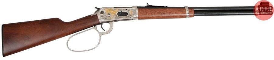 Carabine Winchester modèle 94AE, «?Friends of NRA Celebrating 10 years?», calibre 30-30 Win.
Canon de 49?cm (20’’). Finition argentée, dorée et gravée de chasseurs, tireurs et du 2e amendement. Levier large loop. Crosse en noyer.
Longueur totale?: 97?cm
Catégorie C à déclarer. N°2NRA662