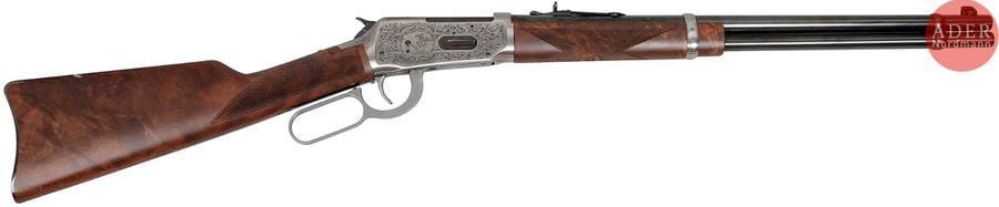 Carabine Winchester modèle 1894, «?State of Hawaii?», calibre 30-30 Win.
Canon de 49?cm (20’’). Finition argentée, dorée et gravée de rinceaux feuillagés et des armes d’Hawaï par Bottaga C Giovanelli. Crosse en noyer.
Longueur totale?: 96?cm
Catégorie C à déclarer. N°SH050C2014
Fabrication Miroku.
