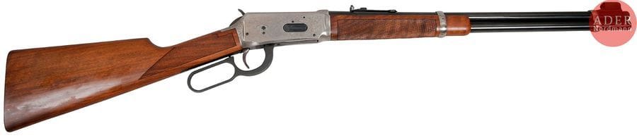 Carabine Winchester modèle 94, «?Great Western Artist I - 1?/?1000?», calibre 30-30 Win.
Canon de 49?cm (20’’). Finition argentée gravée de cowboys, par Bottega C. Giovanelli. Crosse en noyer.
Longueur totale?: 96?cm
Catégorie C à déclarer. N°4923370. Exemplaire n°624 sur 999. 