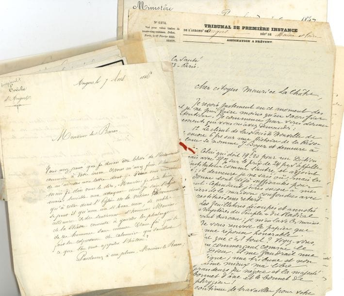 [Maurice LACHÂTRE]. 49 lettres, la plupart L.A.S., adressées à Maurice Lachâtre (défauts à qqs lettres).

   Guillaume Angebault (évêque d’Angers, 1846), Odilon Barrot (remerciant pour l’Histoire des papes), veuve Cabet (2, 1857, remerciant pour le Dictionnaire qui continue le beau rêve de son mari), Marc Caillard, veuve Cappelle, curé Coquand (4, 1854-1856, sur la situation politique), cardinal Donnet, baron Dupotet, Jules Favre (1850, pour la levée de l’interdiction de l’Histoire des papes et des Mystères du peuple), Dr André Gastier (6, 1855), baron de Gazan, Émile de Girardin, Guinard (1857 à propos de Cabet), baronne de La Châtre (3 à son fils, 1856-1860), Paul Lacroix, Denis Larabit (6, 1854-1857, regrettant que Lachâtre ne soutienne pas Napoléon III), André-Saturnin Morin (2, sur la Bibliothèque démocratique), Michel Morphy (2, 1883, de la prison de la Santé), Alfred Naquet (1876, au sujet de Félix Pyat), Jean Robinet (1876), A. Rogeard, abbé Géraud Rouquette (1874), Jules Simon (2), Léon Talabot (1848), général Emmanuel de Wimpffen (4, 1878-1883, intéressantes, sur ses démarches pour obtenir la grâce de son ami Lachâtre et lui permettre de rentrer en France)…. 
 On joint 5 documents le concernant : assignation en justice (1835), autorisation de visiter Montholon au château de Ham (1841), secours à Sergent-Marceau (1847), bail de location de son appartement signé par Eugène Scribe (1853), laissez-passer pour rentrer en France (1878) ; plus quelques documents joints (dont un lettre de Fursy).