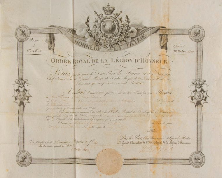 LOUIS XVIII (1755-1824) Roi de France. 2 P.S. (griffes), Paris 1815-1817 ; vélins oblong in-fol. en partie impr., sceaux aux armes sous papier.

   Brevet de chef d’escadron pour le chevalier Henry Charles de Combettes, brigadier dans les Gardes du corps de Monsieur (compagnie d’Escars). contresigné par le maréchal Gouvion-Saint-Cyr, ministre secrétaire d’État de la Guerre. Brevet de chevalier de la Légion d’honneur pour Louis Eutrope Pascal Faux, lieutenant à la Légion de Vaucluse, contresigné par  le maréchal Macdonald, Grand Chancelier de la Légion d’honneur