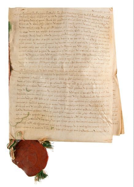 Duché du Luxembourg. Charte, Luxembourg 16 mai 1599 ; cahier de vélin in-fol. de 7 pages, grand sceau de cire rouge pendant sur cordelette rouge et verte.

   Sentence du gouverneur, président et gens du Conseil de Luxembourg de Leurs Altesses Sérénissimes relative au procès de Loys de Custine et de Cons, Villy etc., et du Mayeur de Margul, concernant la propriété d’un « prel assis au ban et finaige de Margul » près de Villy, dit « Lisle du Menestré », accordant au suppliant main levée de la saisie dudit pré.