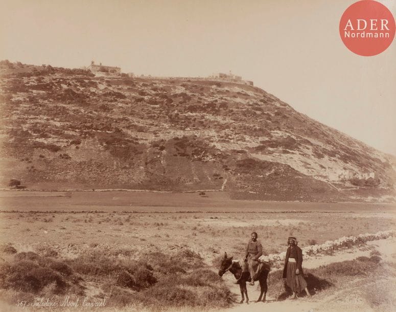[PHOTOGRAPHIE] Félix BONFILS (1831-1885) 
Palestine 
15 photographies sur papier albuminé et contrecollées sur carton. Parmi ces photographies : Tyr, Sidon, Mont Carmel, ruines d’Athlit, vue de Djénin, la Mer Morte, etc.…
20 x 30 cm




Mots clés : {CR}judaïca, juif, juive, hébreux, rabbins, jewish, torah, hebrew, hebraica,, judaisme, synagogue, sionisme, pessah, pessach, haggada, haggadah, hagada, hagadah, passover, menora, menorah, hannuka, hannuca, hannoucca, hanouccah, torah, juden, israélite, Israël, antisemitism, antisémitisme, dreyfus, meguila, sepharade, sefarad, ketouba