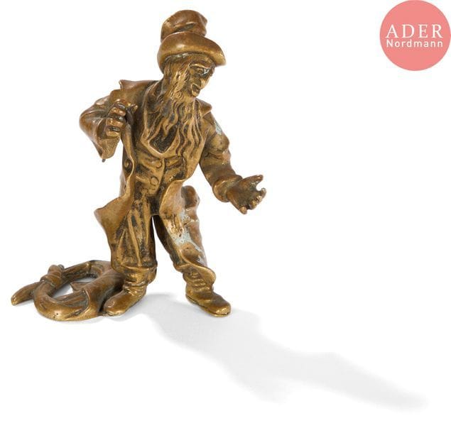 Le Colporteur juif 
Bronze à patine médaille. 
Alsace, XIXe siècle. 
Hauteur : 12 cm




Mots clés : {CR}judaïca, juif, juive, hébreux, rabbins, jewish, torah, hebrew, hebraica,, judaisme, synagogue, sionisme, pessah, pessach, haggada, haggadah, hagada, hagadah, passover, menora, menorah, hannuka, hannuca, hannoucca, hanouccah, torah, juden, israélite, Israël, antisemitism, antisémitisme, dreyfus, meguila, sepharade, sefarad, ketouba
