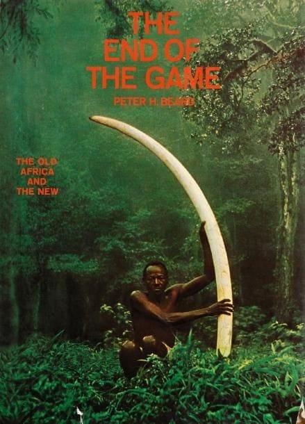 Peter Beard (né en 1938)
The end of the game. The old Africa and the new. Text and photographs by Peter H. Beard. The Viking Press, New York, 1965. In-4 (28 x 20 cm). Edition originale américaine. 256 pp. Reliure d'éditeur sous jaquette illustrée (légers accidents).  
