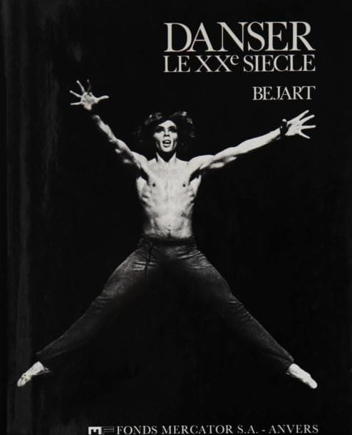Maurice Béjart
Danser le XXe siècle Fonds Mercantor, Anvers, 1977. In-4 (30 x 23 cm). Edition originale signée par Maurice Béjart. 290 pp. Reliure d'éditeur sous jaquette illustrée. 