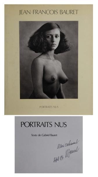 Jean-François Bauret (né en 1932)
Portraits nus Editions Contrejour, Paris, 1984. In-4 (31 x 25 cm). Edition originale signée et dédicacée par le photographe, accompagnée d'un tirage (18 x 13 cm). 95 pp. Reliure d'éditeur sous jaquette illustrée. 