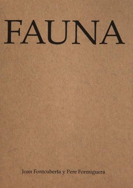 Joan Fontcuberta (né en 1955)
Fauna Editions PhotoVision, 1989. In-12 (22 x 17 cm). Edition originale espagnole, brochée avec emboîtage et accompagnée d'articles et dossier de presse. 112 pp.  