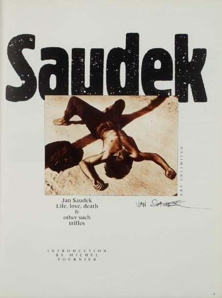 Jan Saudek (né en 1935)
Jan Saudek. Life, love, death & other such trifles. Editions Art Unlimited, Amsterdam, 1991. In-4 (32 x 24 cm). Edition originale signée par le photographe. Introduction par Michel Tournier. 159 pp. Reliure d'éditeur sous jaquette illustrée. 