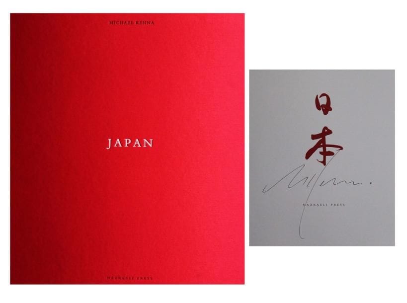 Michael Kenna (né en 1953)
Japan Editions Nazraeli, Portland, 2010. In-4 (33 x 31 cm). Cinquième édition limitée à 2000 ex. et signée par Michael Kenna. Reliure d'éditeur avec couverture en soie rouge et emboîtage en soie noire. 