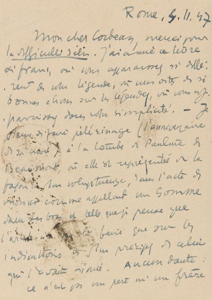 MONTHERLANT Henry de (1895-1972).
2 L.A.S. « Montherlant », 1946-1947, à Jean COCTEAU ; 2 pages in-4 (un bord coupé avec perte de quelques mots), et 1 page et demie in-12 avec adresse (carte postale).

Sur L’Aigle à deux têtes.
[La pièce de Cocteau, L’Aigle à deux têtes, a été créée le 21 décembre 1946 au théâtre Hébertot, avec Edwige Feuillère et Jean Marais dans les deux rôles principaux, Silvia Monfort et Jacques Varennes.] 
24 décembre 1946. « Mon Cher Cocteau, “Nous sommes dévorés par la légende”, dites-vous à peu près dans l’Aigle (les hommes, les nations elles aussi, – le mauvais vin, la piquette des légendes). J’y songeais en écoutant quelques-unes des réflexions que suscitait votre pièce hier soir. Quoi que vous écriviez, vous êtes et vous serez jugé sur l’idée (fausse) qu’on se fait de vous : jamais sur l’œuvre NUE. Votre Aigle m’a très très impressionné, et un peu troublé – sainement troublé, du trouble de l’émulation […] Cela (cette œuvre) me parait fort extraordinaire, et ce que vous avez fait de mieux, mais qu’il faut connaître aussi le livre en main ; car cela est profond, et, au théâtre, on n’a pas le temps de réfléchir. Vos quatre principaux personnages sont excellemment interprétés. Tout cela m’a paru faire beaucoup d’effet, quoique j’aie vérifié (depuis deux ans que je ne me suis pas trouvé dans une salle de théâtre) ce que j’avais déjà compris à la R[eine] Morte une salle de théâtre est, avant tout, un endroit où on vient tousser. Que ces toux peuvent être gênantes ! […] Dans votre pièce, il y a des beautés dans tous les registres celui de l’intelligence, celui de la sensibilité, celui de l’action ». 
Rome 4 novembre 1947. Il le remercie pour La Difficulté d’être : « J’ai aimé ce livre si franc, où vous apparaissez si différent de votre légende, où vous apparaissez dans votre simplicité. Je viens de faire pèlerinage (l’anniversaire de sa mort) à la tombe de Pauline de Beaumont, où elle est représentée de la façon la plus voluptu