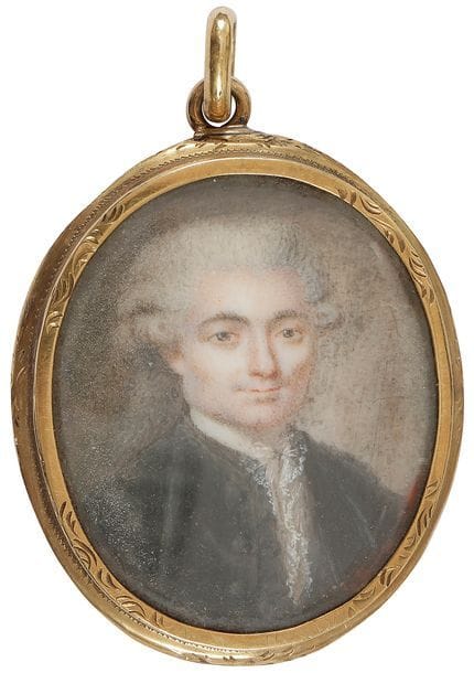 École française du XVIIIe siècle
Portrait d’homme en veste brun foncé et jabot de dentelle, perruque poudrée, en buste vers la droite
Miniature sur ivoire, époque Louis XVI, dans un médaillon de métal doré guilloché, ovale, avec anneau de suspension, 4 x 3 cm.
On y joint :
deux portrait de femmes l’une en robe bleue et jaune, l’autre en robe bleue des plumes et roses dans ses cheveux, miniatures sur ivoire du XIXe siècle dans le goût du XVIIIe siècle, dans des médaillons en métal doré ovales, avec anneau de suspension, 4,2 x 3,4 cm.