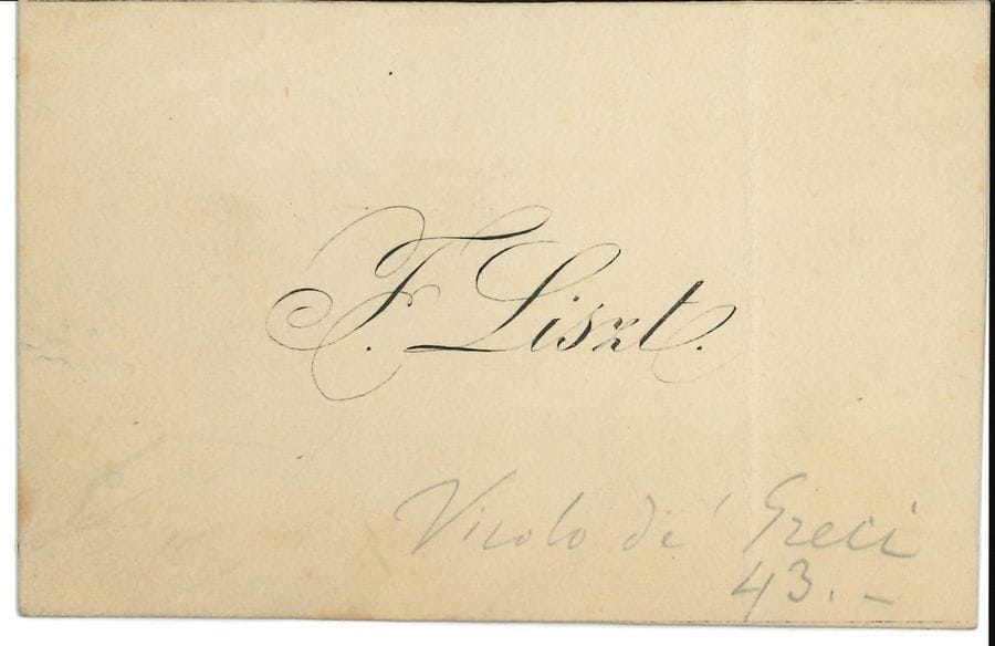 Franz LISZT (1811-1886). Carte de visite avec adresse autographe, [Rome vers 1875].

   Sur une carte de visite à son nom gravé F. Liszt, Liszt a noté au crayon son adresse à Rome : « Vicolo de’ Greci 43 ».