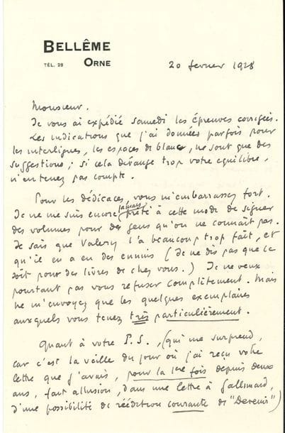 Roger MARTIN DU GARD (1881-1958). L.A.S., Bellême (Orne) 20 février 1928, au libraire-éditeur Edward Heilbuth ; 2 pages in-8 à son adresse, enveloppe.

   Sur la réédition de son premier livre, Devenir, initialement publié à compte d’auteur en 1908 chez Ollendorff, et dont Heilbuth s’apprête à publier une édition illustrée de 15 lithographies de Jean Marchand sous la firme Eos (cette petite maison d’édition, créée en 1925 par Heilbuth, ne survécut pas à la mort de son fondateur en 1934). 
  Il a renvoyé les épreuves corrigées. « Les indications que j’ai données parfois pour les interlignes, les espaces de blanc, ne sont que des suggestions ; si cela dérange trop votre équilibre, n’en tenez pas compte ». Quant aux dédicaces, il ne s’est « encore jamais prêté à cette mode de signer des volumes pour des gens qu’on ne connaît pas. Je sais que Valéry l’a beaucoup fait, et qu’il en a eu des ennuis […] Je ne veux pourtant pas vous refuser complètement. Mais ne m’envoyez que les quelques exemplaires auxquels vous tenez très particulièrement »… 
 On joint 2 L.A.S. et un télégramme à Georges Alphandéry (Nice 1943), à propos d’un envoi de miel qui, après avoir été égaré, a porté la joie dans sa famille plongée dans une affreuse disette : « nous ne sommes pas seulement privés de légumes, de fruits, de tout, et pas seulement réduits à nos rations régulières, mais condamnés chaque mois à jeter au panier nombre de tickets que, faute de denrées, nous n’avons pu échanger contre des “nourritures terrestres” »…